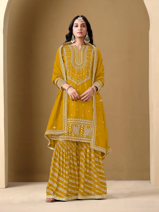Ensemble sharara jaune en soie artificielle avec broderie au fil et sequins