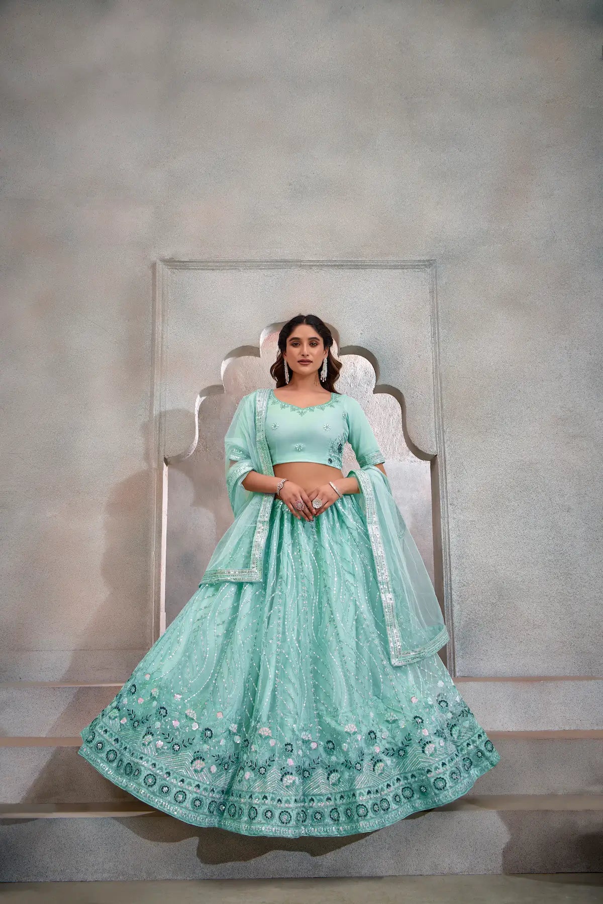 Lehenga Choli Bleu Turquoise en Tulle | Broderies de Fils et Sequins