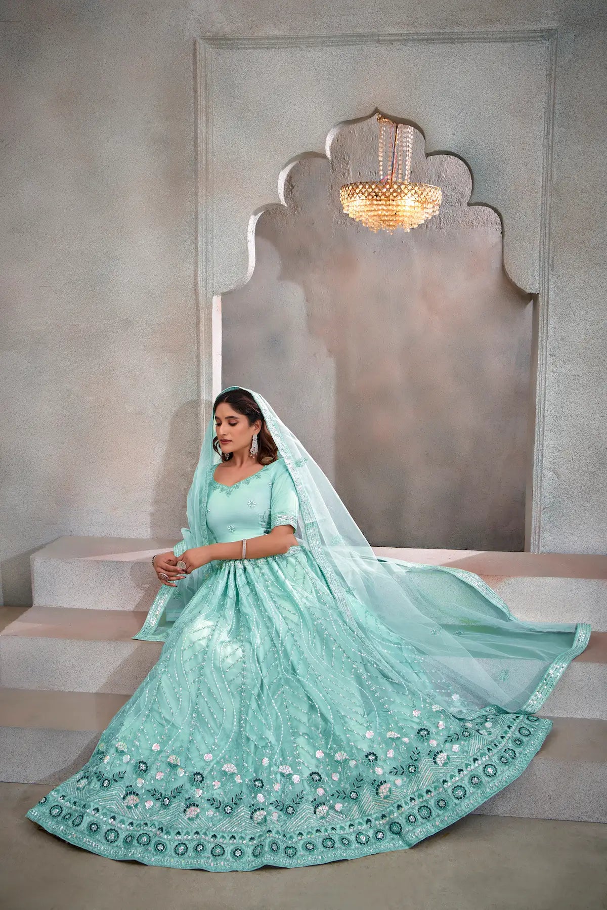 Lehenga Choli Bleu Turquoise en Tulle | Broderies de Fils et Sequins
