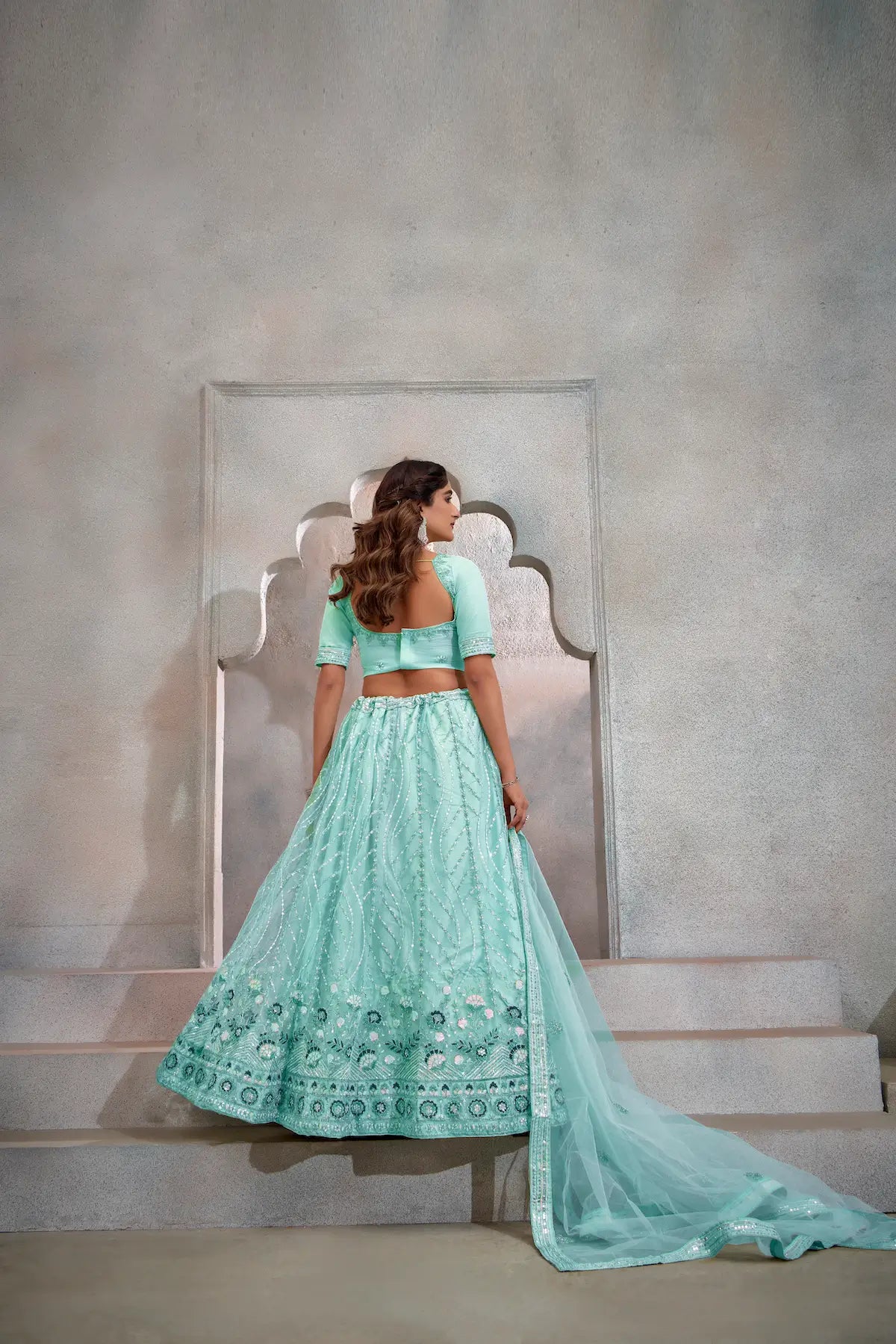 Lehenga Choli Bleu Turquoise en Tulle | Broderies de Fils et Sequins