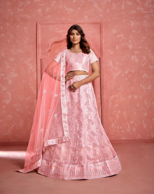 Lehenga Choli Pêche en Tissu Filet avec Broderies au Fil et Sequins