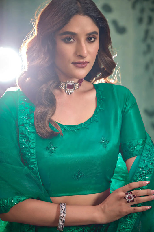 Lehenga Choli en filet vert persan avec broderie au fil et sequins