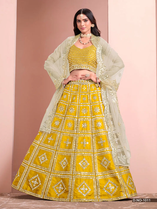Lehenga Choli Jaune en Soie Artificielle avec Broderies au Fil et Paillettes