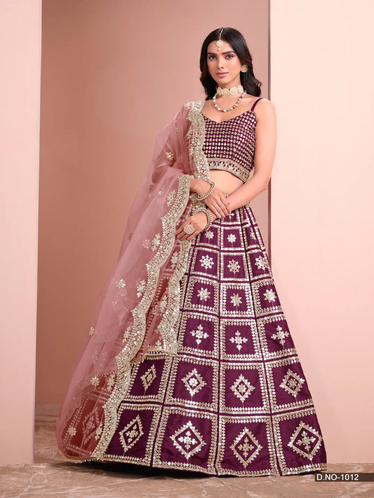 Lehenga Choli en Soie Artificielle Violet foncé avec Broderies au Fil et Sequins