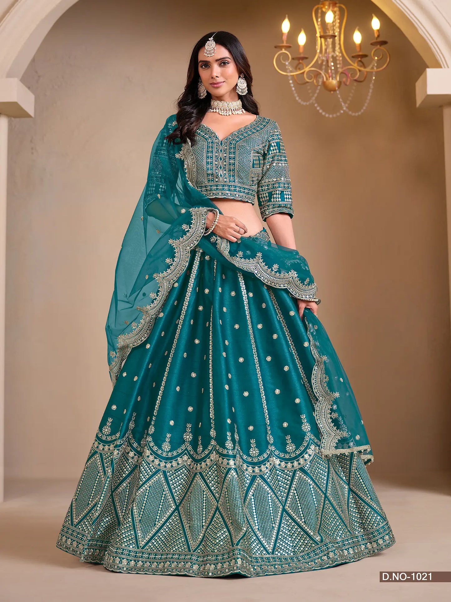 Designer Lehenga Choli aus lagunenblauer Kunstseide mit Fadenstickerei und Pailletten