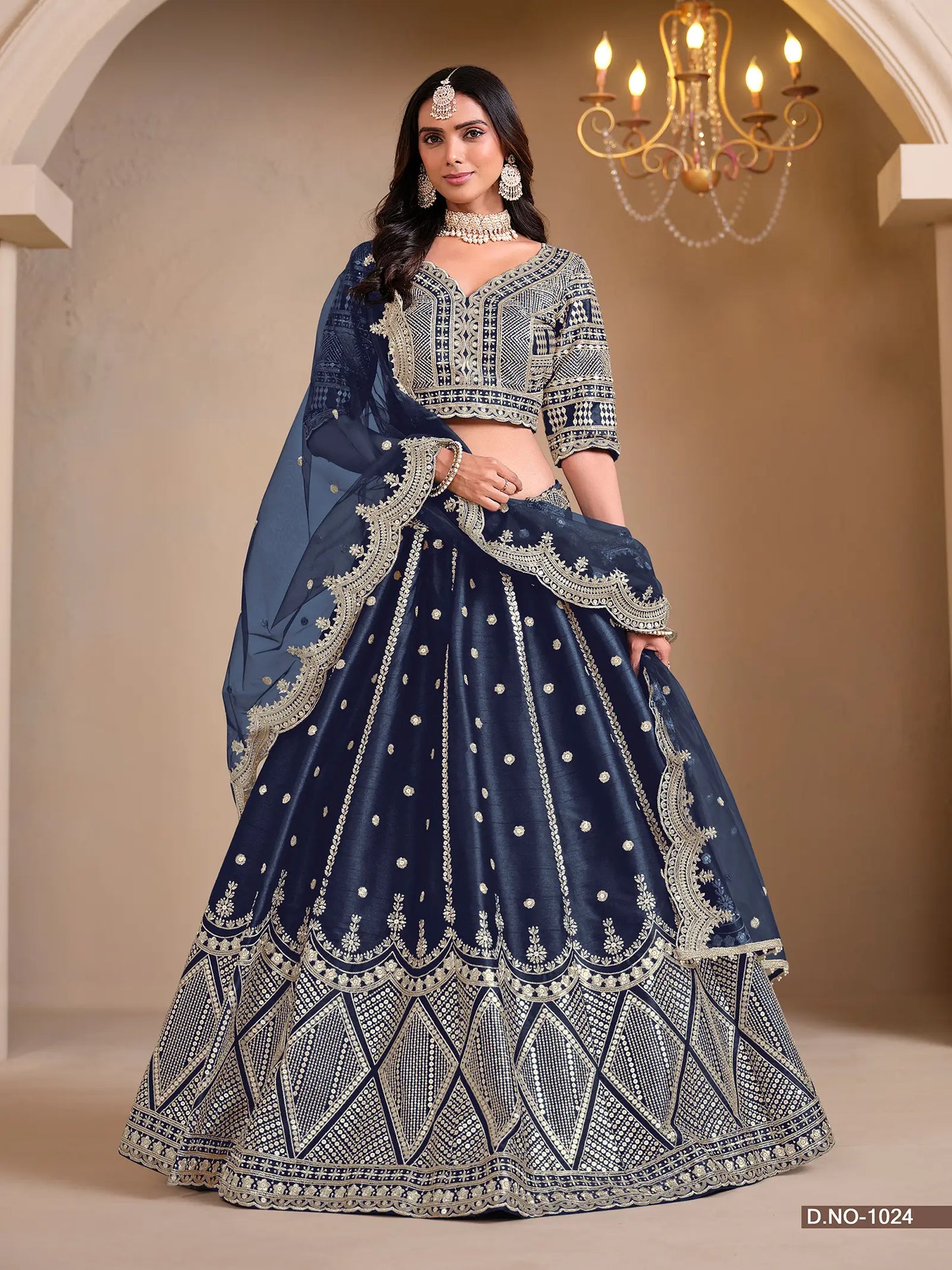 Designer Lehenga Choli aus marineblauer Kunstseide mit Fadenstickerei und Pailletten
