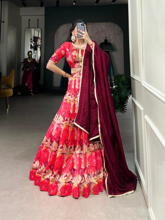Lehenga Choli en soie Tussar rouge imprimée de fleurs