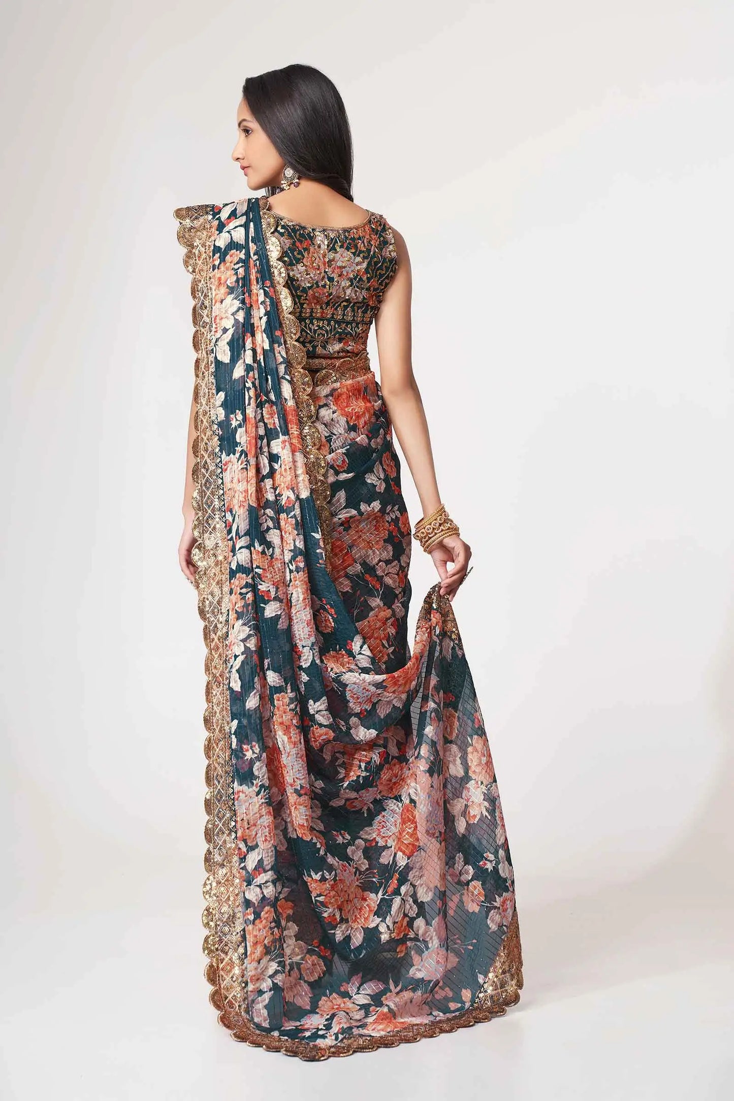 Sari en organza bleu canard à imprimé floral avec travail de sequins