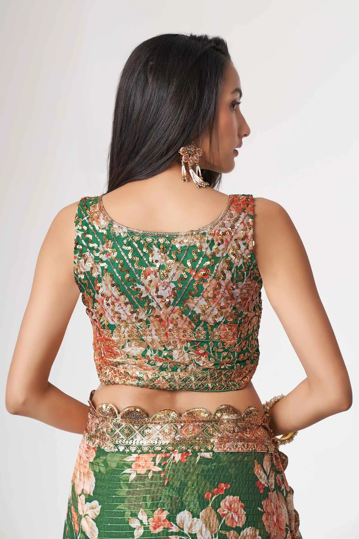 Sari en organza vert à imprimé floral avec travail de sequins