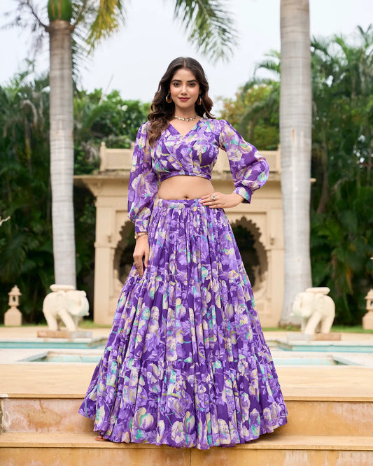 Ensemble Lehenga fleuri Choli Indo-Occidental en georgette violette
