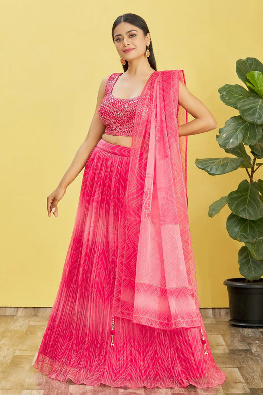 Lehenga rose fuchsia avec imprimé numérique et broderie à sequins, orné de véritables miroirs COLLECTION RHEA