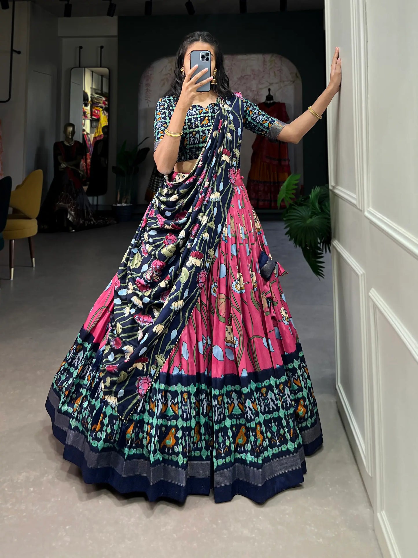Lehenga Choli imprimé en soie Tussar rose et bleu Imprimé Kalamkari