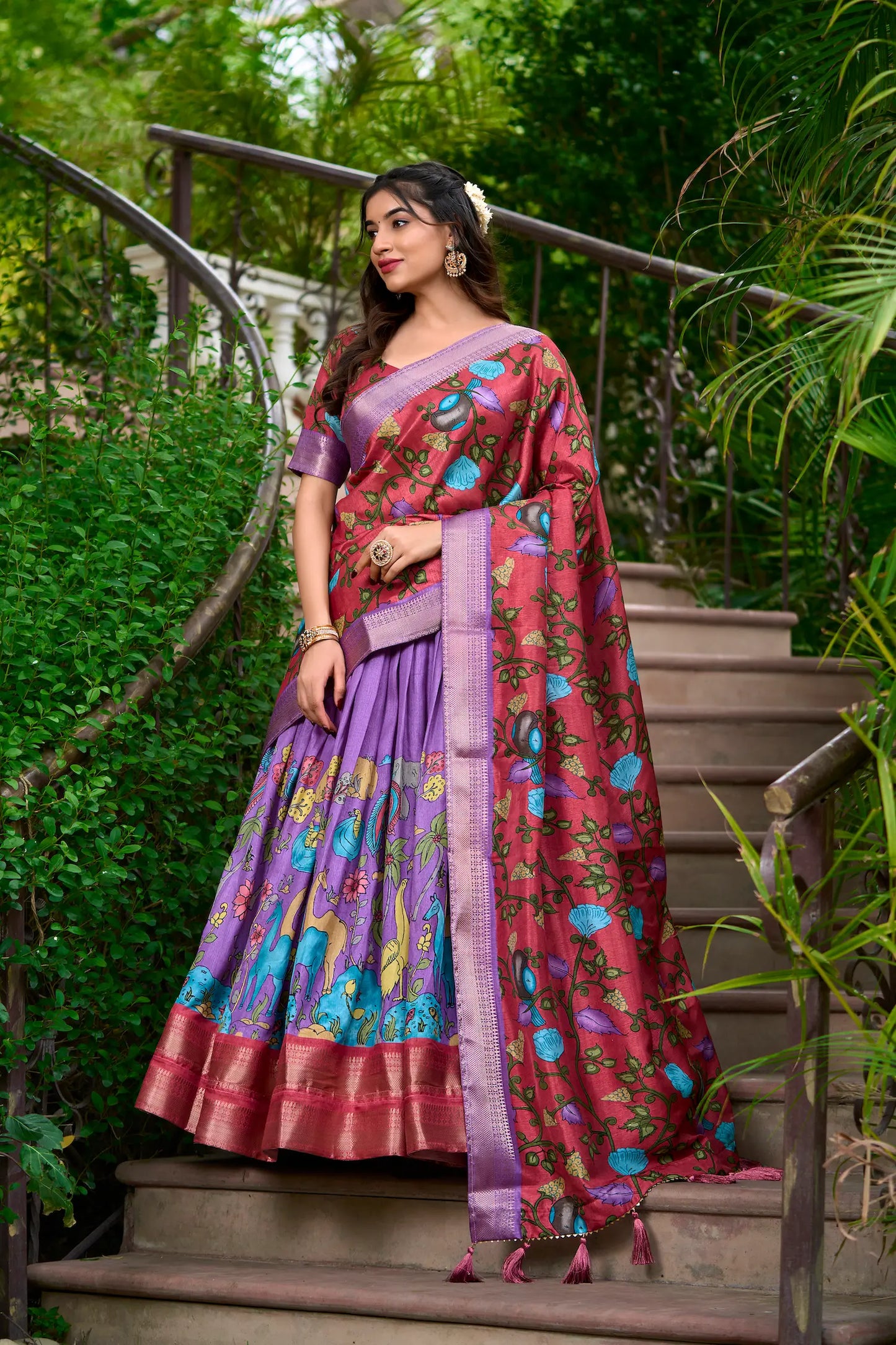 Lavendelfarbener Dola-Seiden-Lehenga-Choli mit Kalamkari-Druck und Zari-Webarbeit