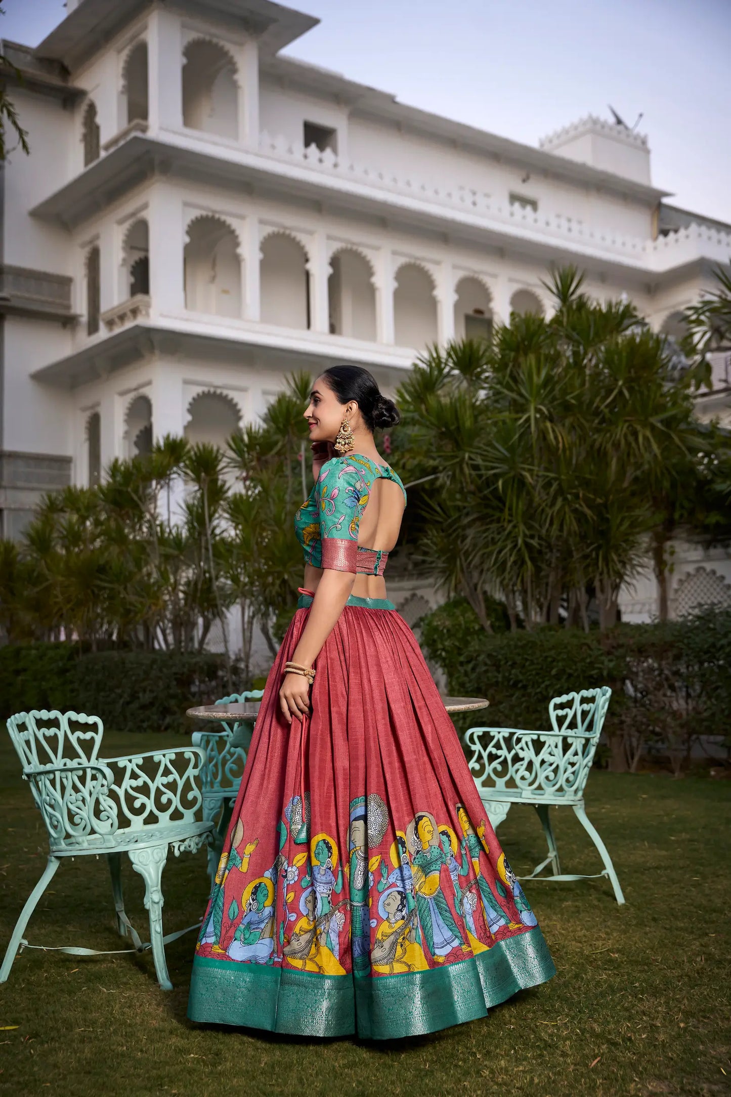 Hellroter Lehenga Choli aus Dola-Seide mit Kalamkari-Print