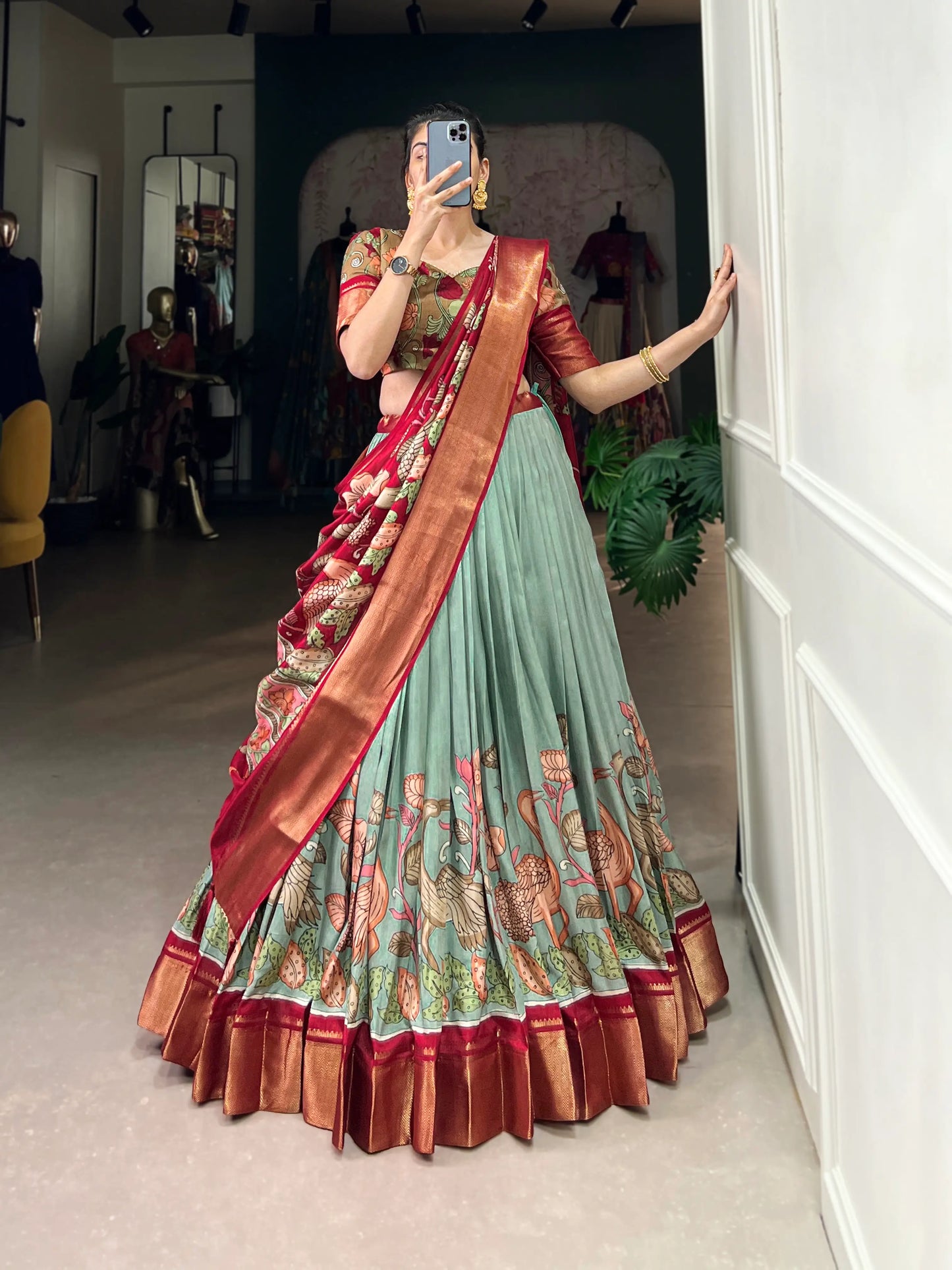 Seegrüner Dola-Seiden-Lehenga-Choli mit Kalamkari-Print