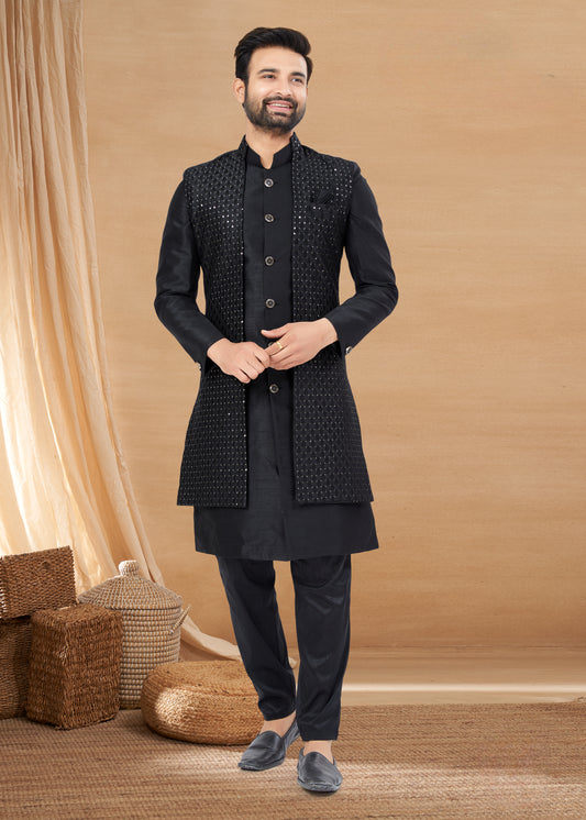 Ensemble Kurta noir avec veste scintillante en soie et viscose pure