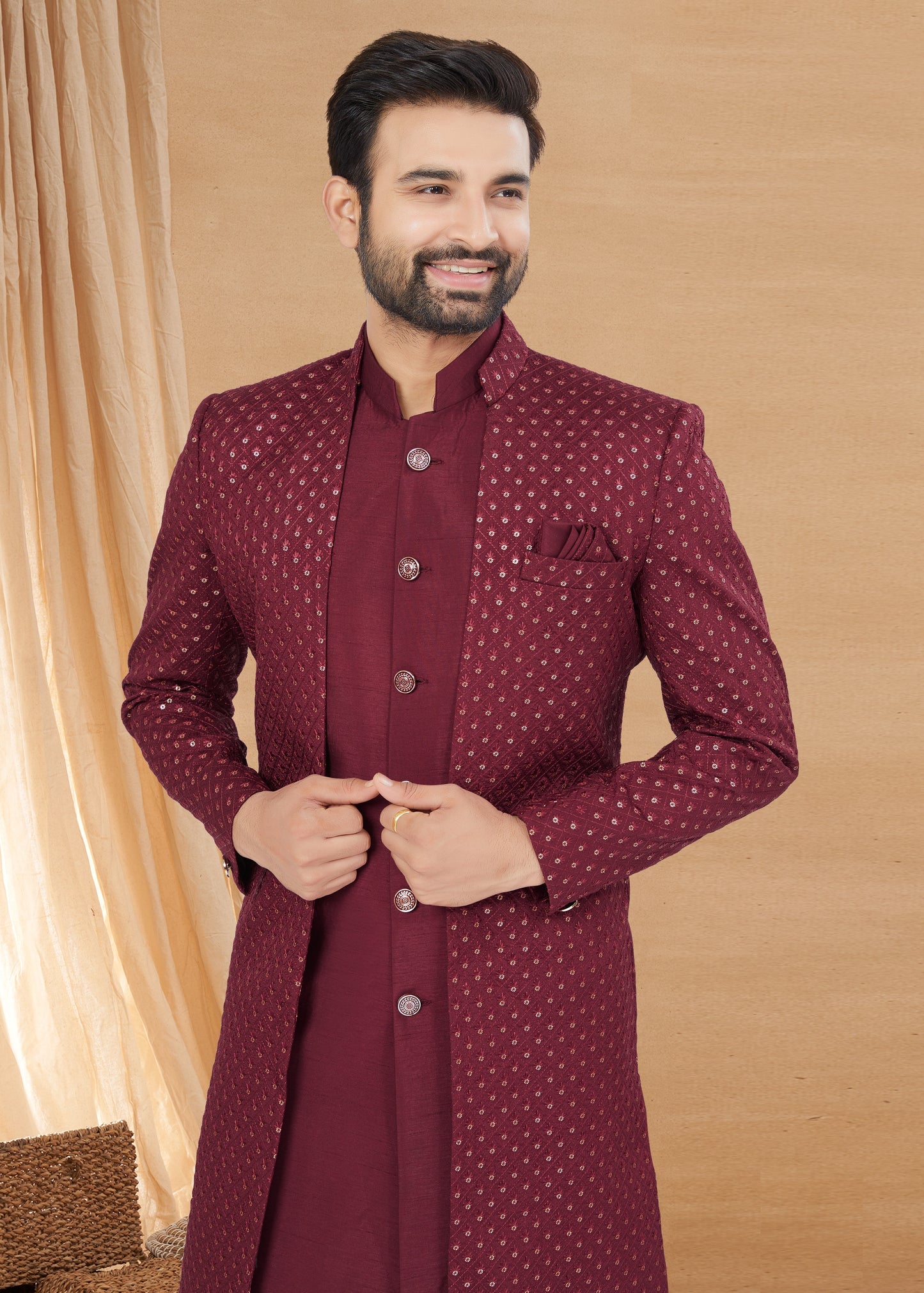 Ensemble Kurta rouge foncé avec veste de fête en soie et viscose pure
