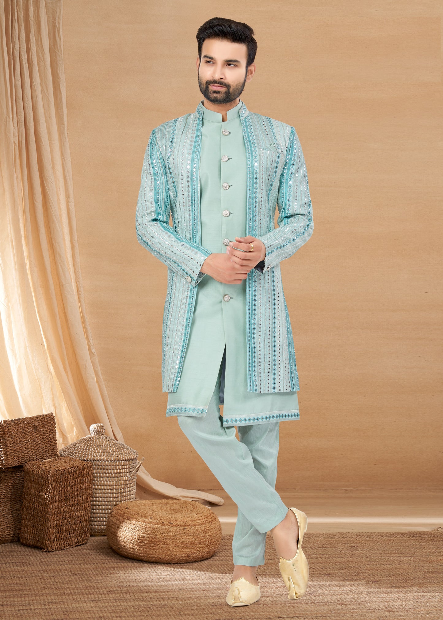 Ensemble Kurta bleu ciel avec veste scintillante en soie et viscose pure