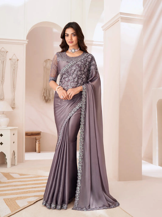 Sari de fête en satin de soie lavande pâle avec broderie de sequins et de fils