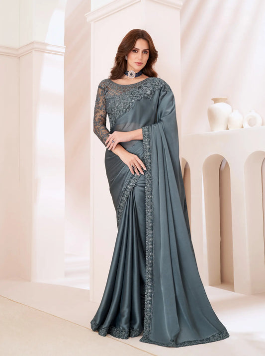 Sari de fête en georgette grise avec broderie de sequins et de fils