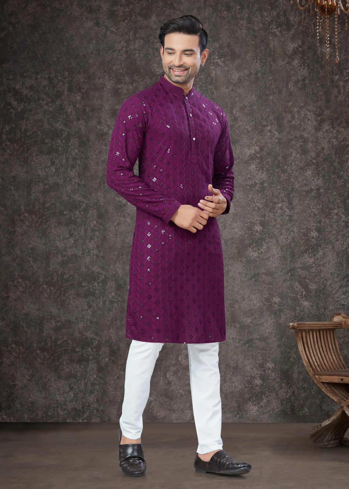 Ensemble Kurta Lakhnawi violet foncé avec sequins COLLECTION VEER