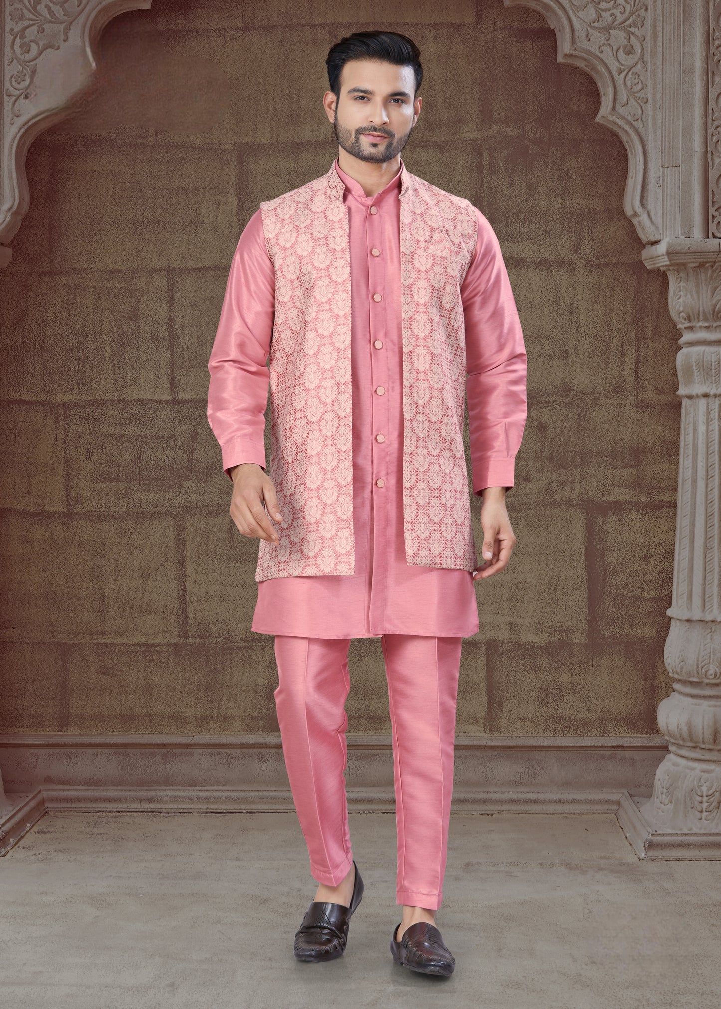 Ensemble Kurta rose clair avec Veste Ouverte Ton sur Ton à motifs