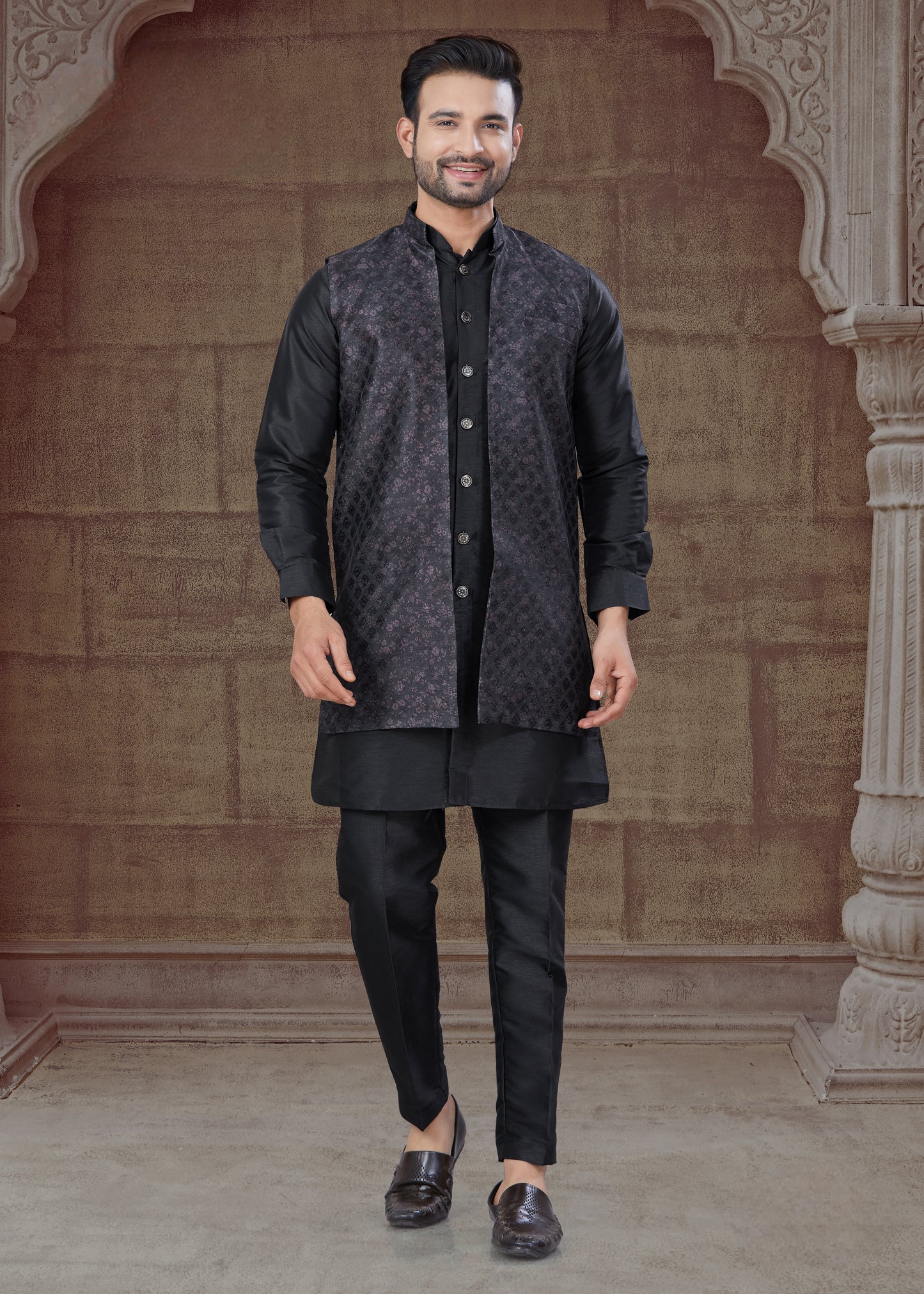 Ensemble Kurta noir avec Veste Ouverte Ton sur Ton