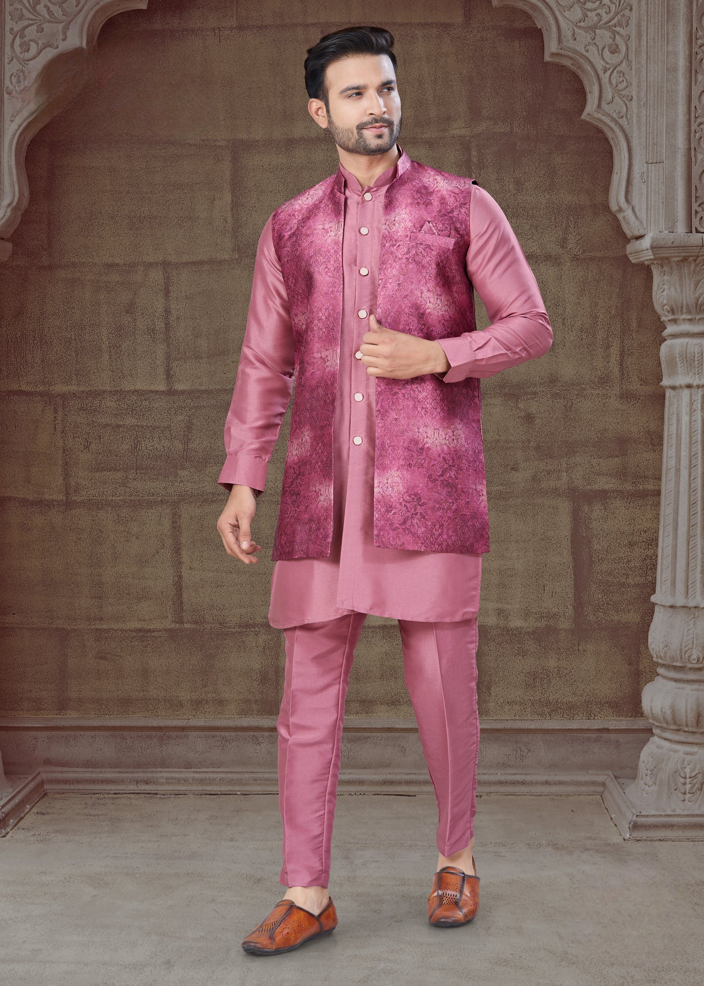 Ensemble Kurta rose foncé avec Veste Ouverte Ton sur Ton à effet