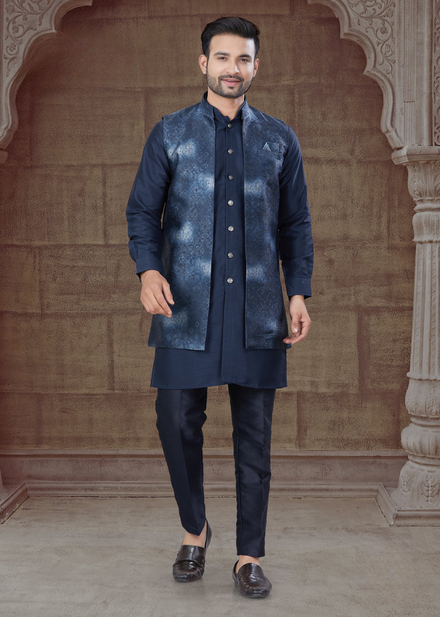 Ensemble Kurta bleu marine avec Veste Ouverte Ton sur Ton à effet