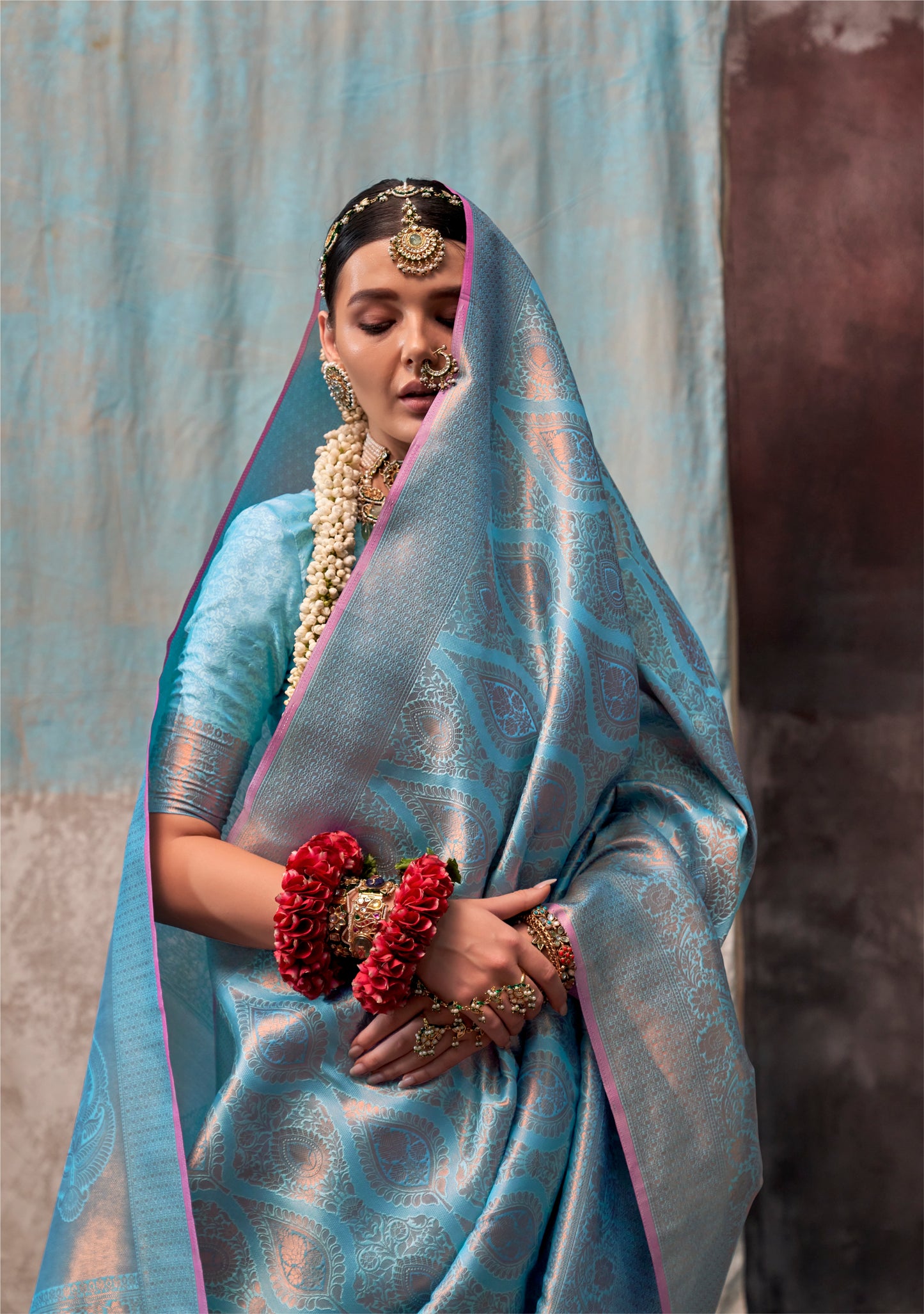 Sari bleu ciel tissé main effet bicolore Tradition COLLECTION QALA