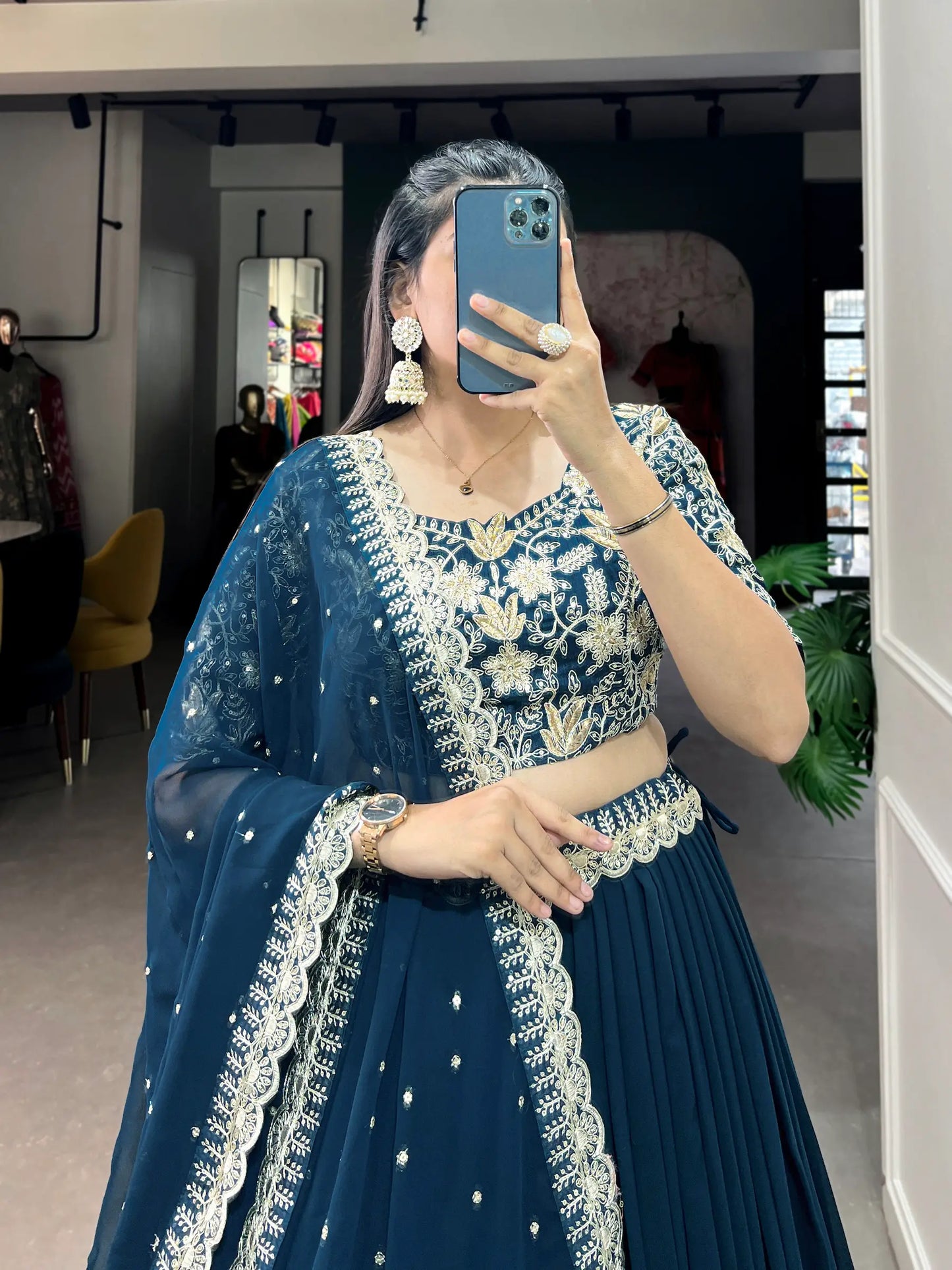 Lehenga Choli en georgette bleu-vert  avec broderies de sequins et fils