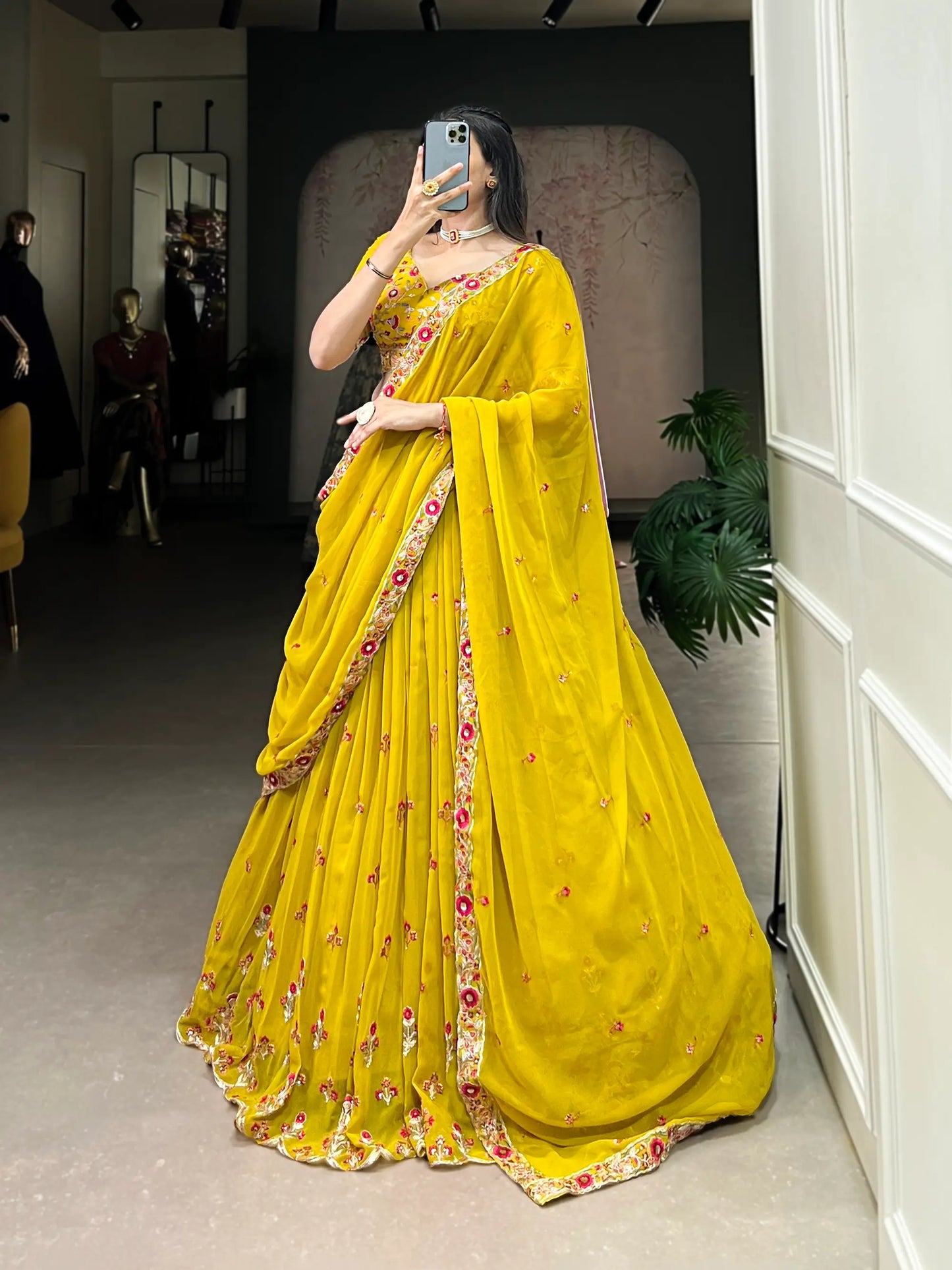 Lehenga choli en georgette moutarde avec broderie à sequins