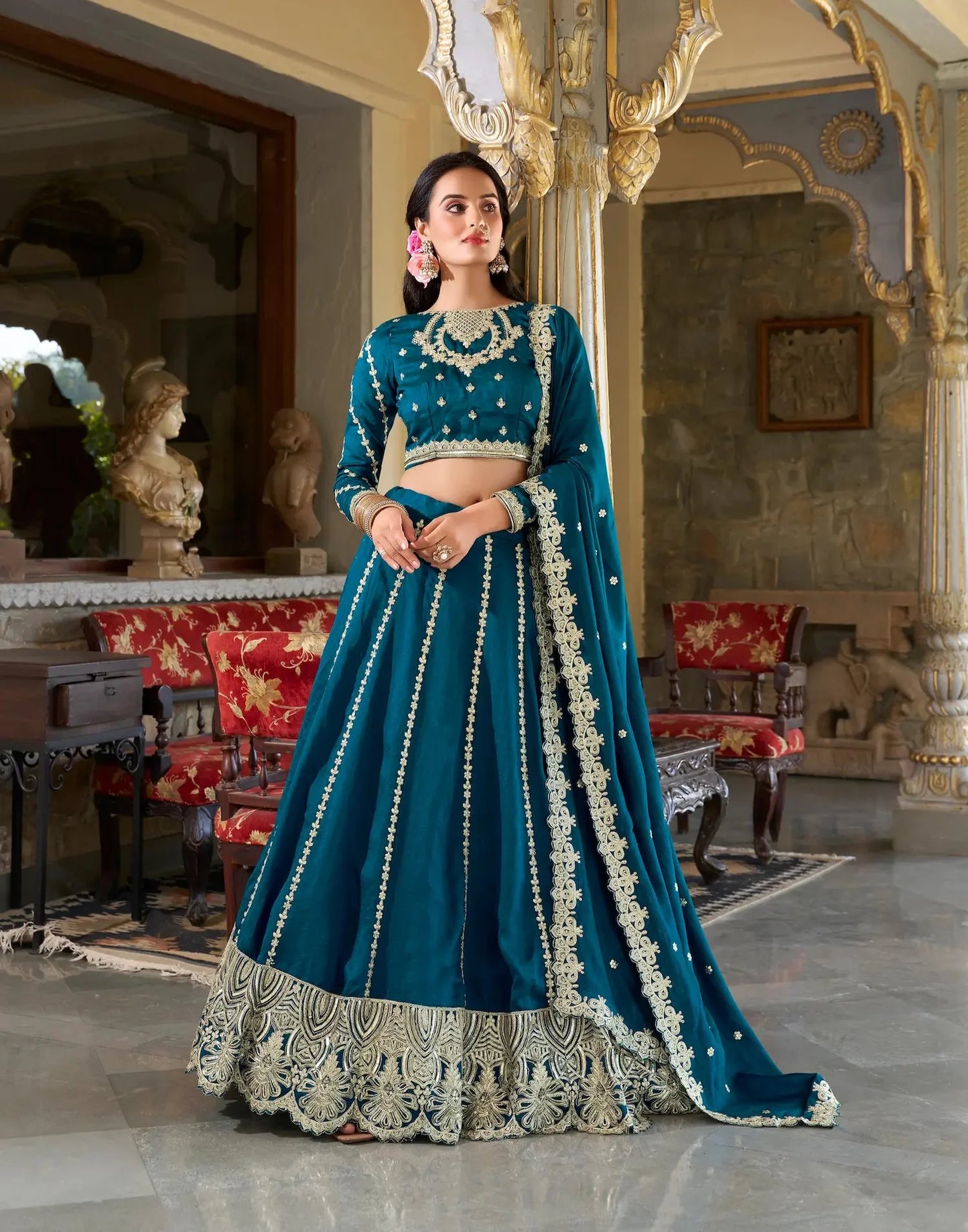 Lehenga choli en soie Vichitra bleu sarcelle avec broderies de sequins et de fil