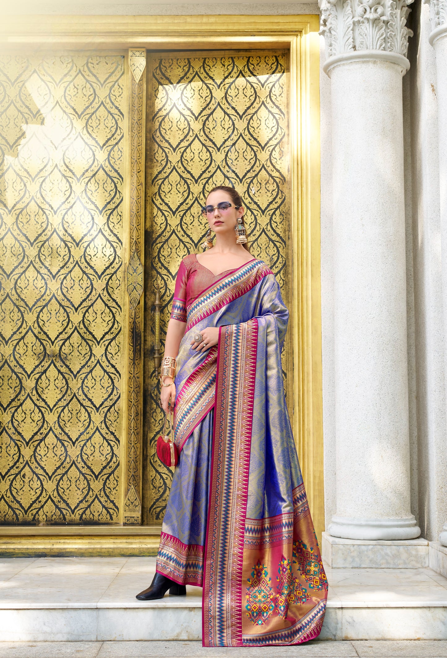 Sari en soie raffiné ethnique à bordure contrastée violet bleuté et rose foncé multicolore COLLECTION RADHIKA