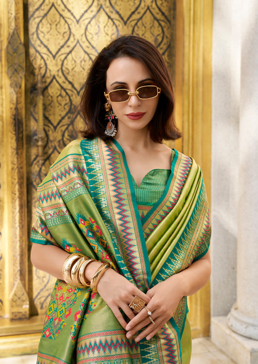 Sari en soie raffiné ethnique à bordure contrastée vert bleu multicolore Tradition COLLECTION RADHIKA