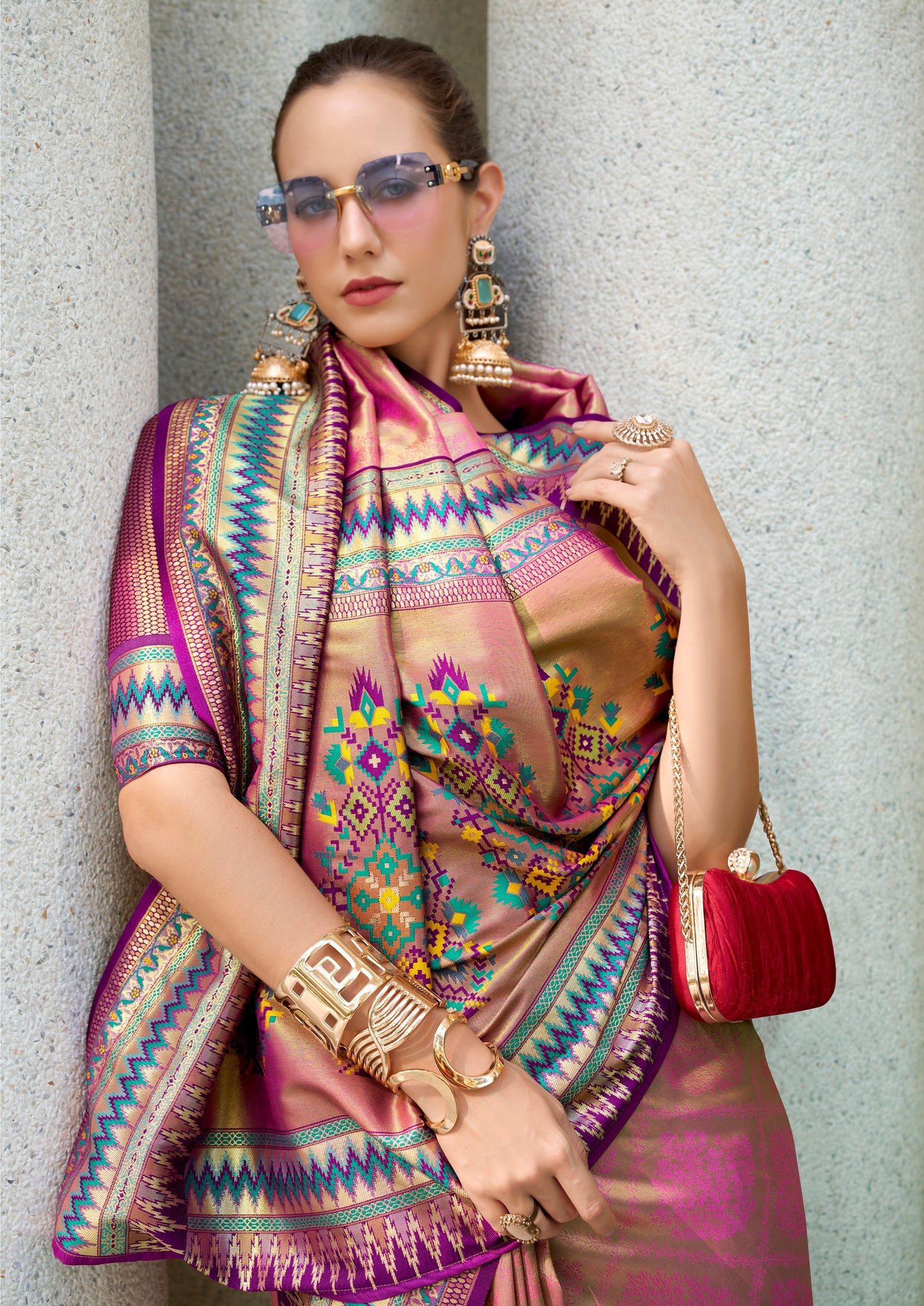 Sari en soie raffiné ethnique à bordure contrastée rose mauve multicolore Tradition COLLECTION RADHIKA
