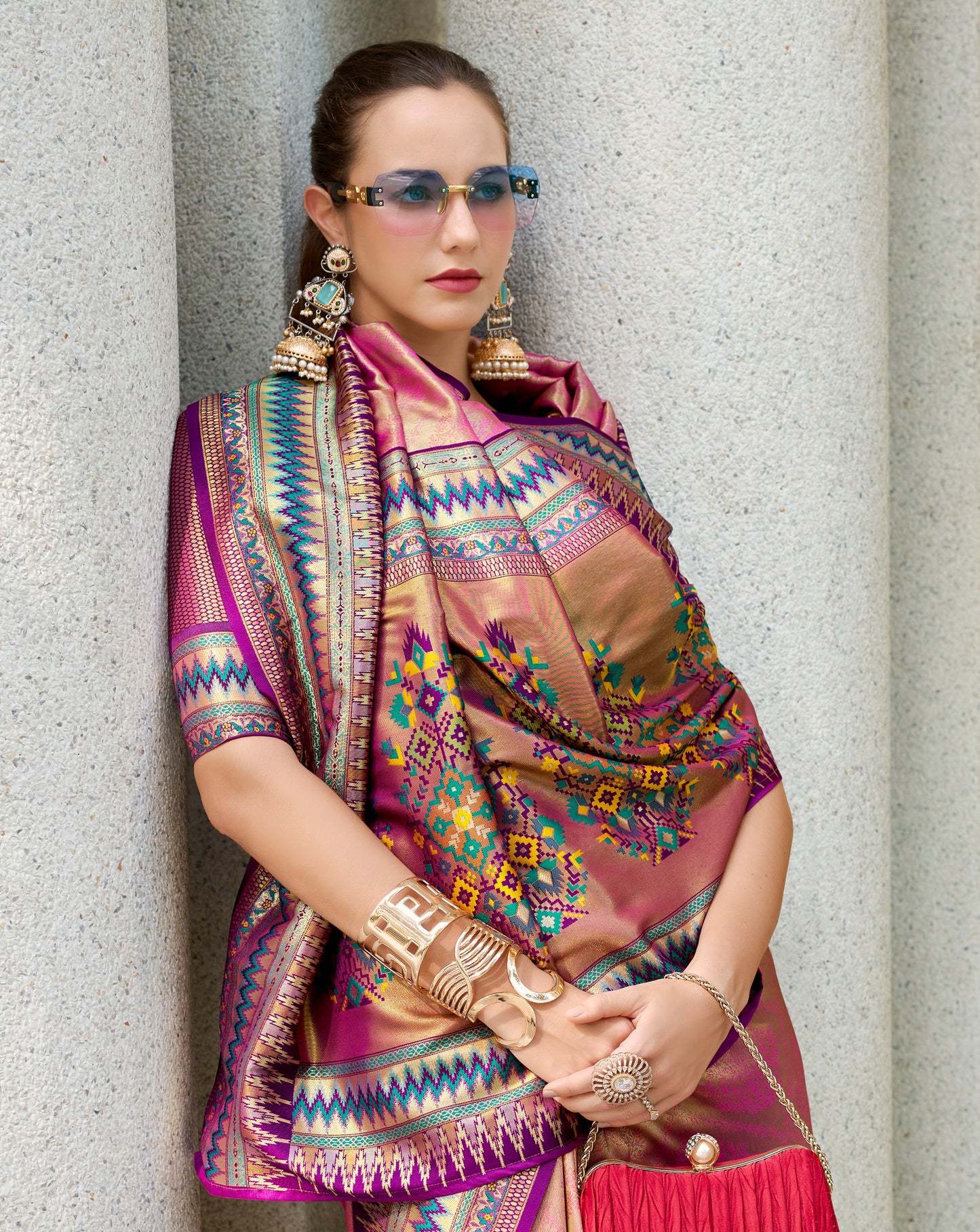 Sari en soie raffiné ethnique à bordure contrastée rose mauve multicolore Tradition COLLECTION RADHIKA