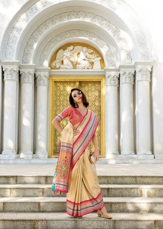 Sari en soie raffiné ethnique à bordure contrastée rose beige multicolore Tradition COLLECTION RADHIKA