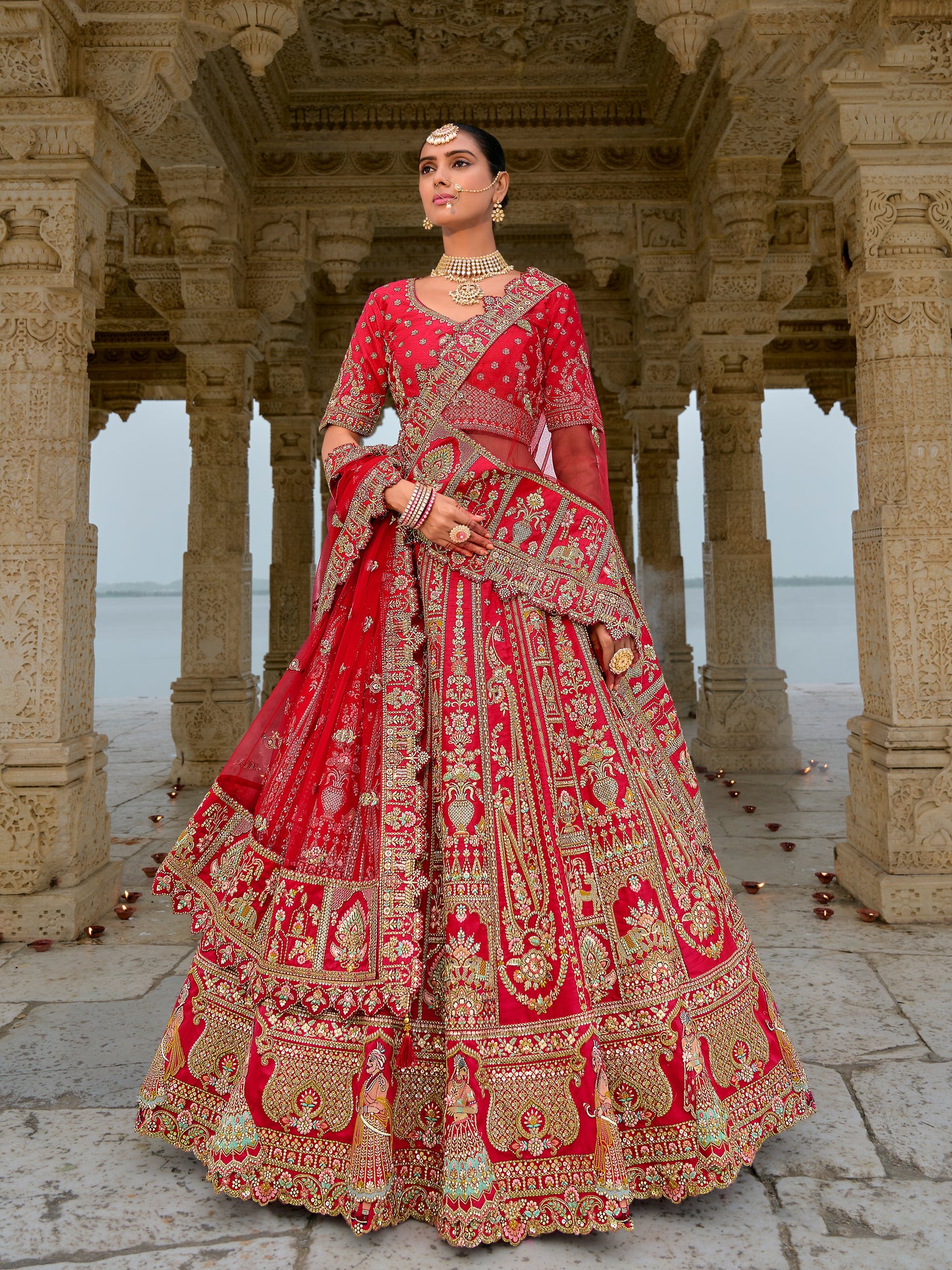 Eleganter rosa-grauer Braut-Lehenga mit Zarkan-Stickerei und Pailletten