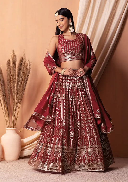 Lehenga en georgette bordeaux avec sequins et broderie à fil