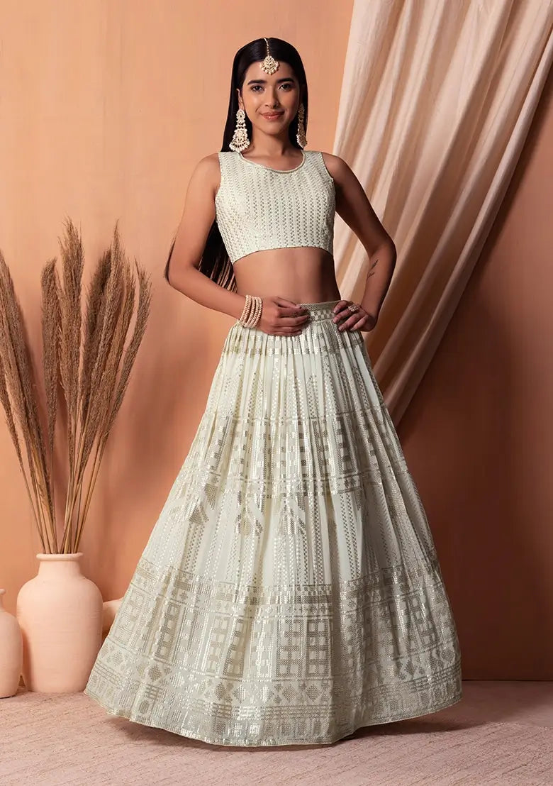 Lehenga Choli en georgette blanche avec sequins et broderie à fil
