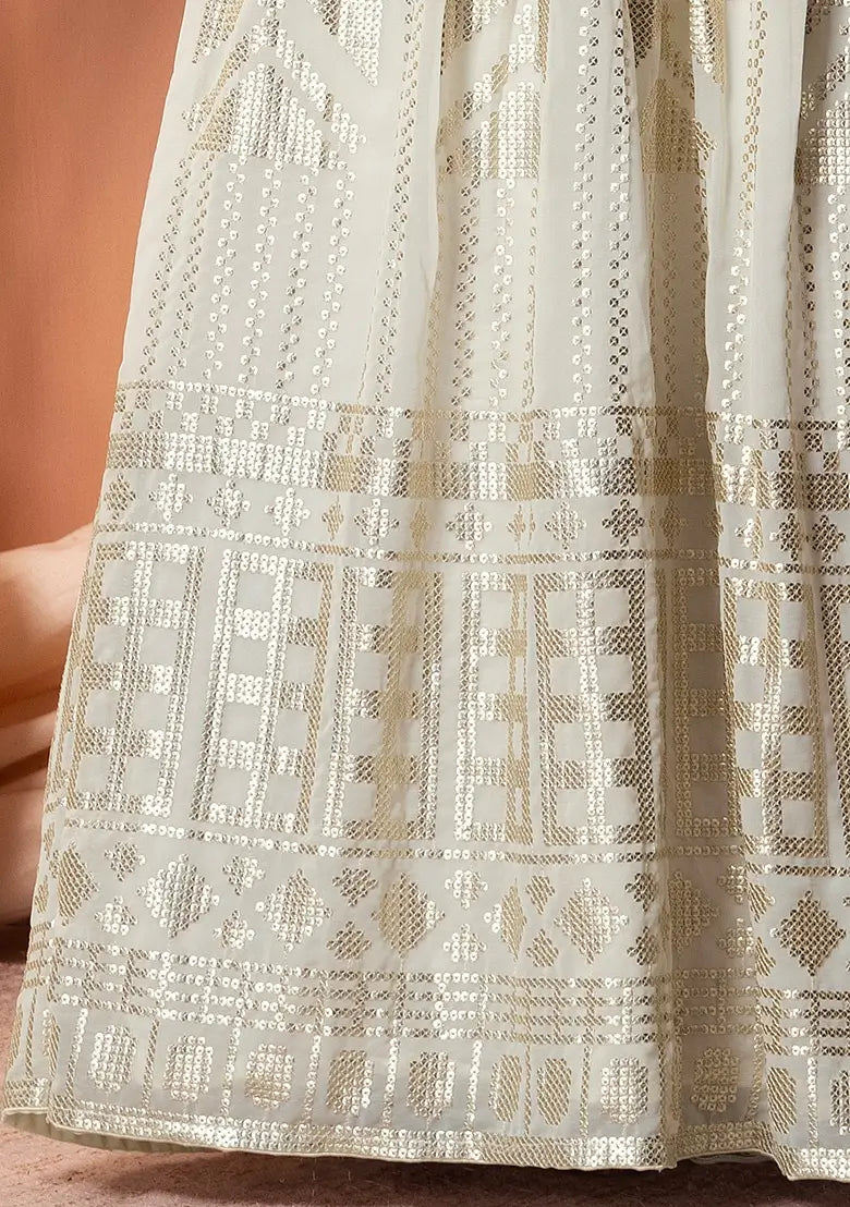 Lehenga Choli en georgette blanche avec sequins et broderie à fil