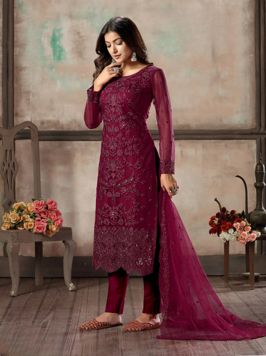 Ensemble Salwar en Filet Rose Foncé avec Broderie au Fil et Sequins