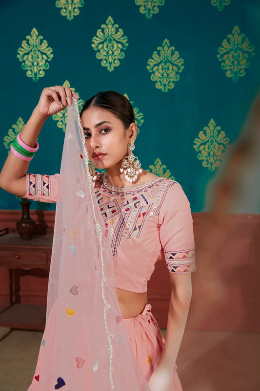 Lehenga Choli en Coton Pêche avec Broderie au Fil et Sequins