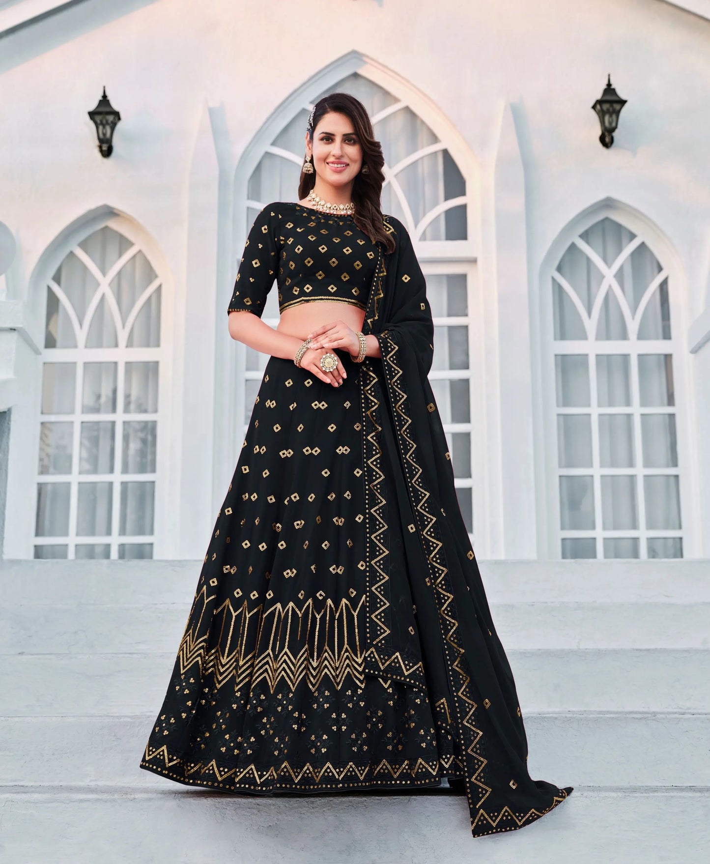 Ensemble Lehenga Choli bleu marine en georgette avec broderie en fil et sequins