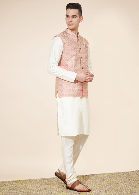 Ensemble Kurta tendance blanc avec Veste Koti rose clair en jacquard COLLECTION AYAAN