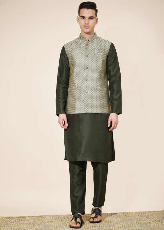 Ensemble Kurta tendance vert olive avec Veste Koti à motifs en jacquard COLLECTION AYAAN