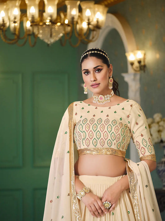 Ensemble Lehenga Choli beige en georgette avec broderie en fil et sequins