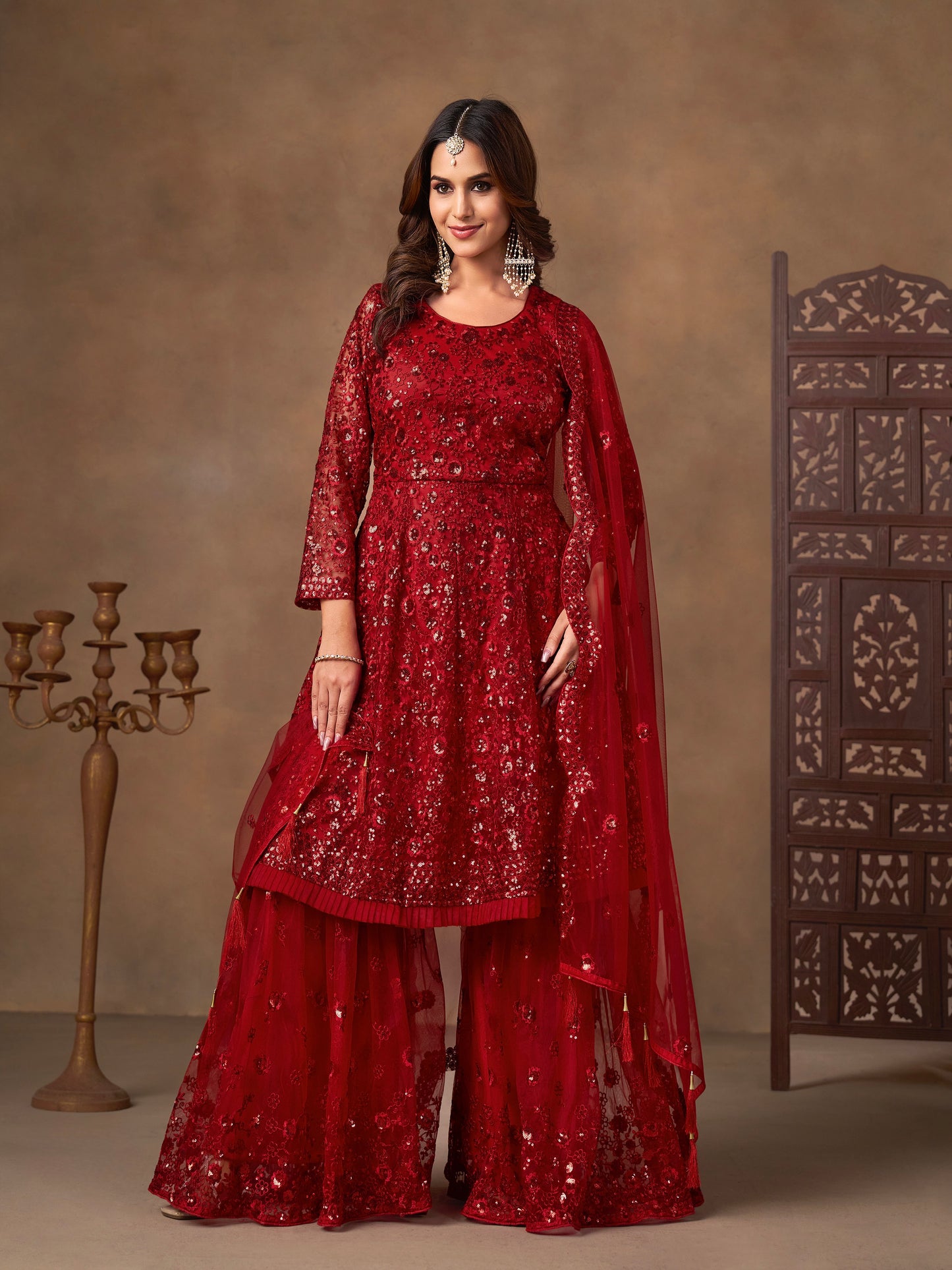 Beeren-lila-rotes Sharara-Set mit Kordelstickerei, Pailletten und Nietenperlen