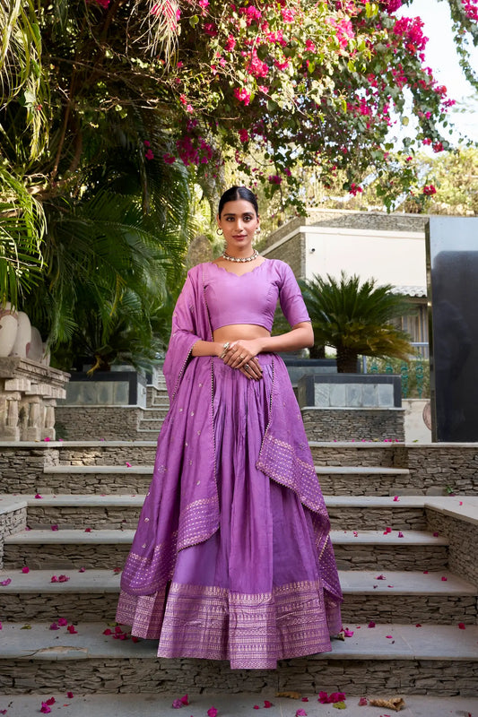 Lehenga choli en soie Chanderi pure lavande avec travail de tissage zari